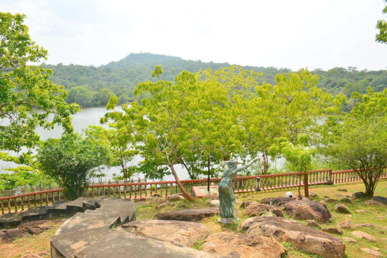 Kodigahawewa Forest Resort Tissamaharama Esterno foto